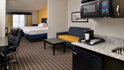 Holiday Inn Express Hotel & Suites Fort Walton Beach Hurlburt Area, an IHG Hotel