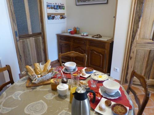 Gite du Pagoulin - Chambres d'hotes - 식음료(F&B)