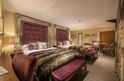 105259860 The White Hart Royal, Moreton-in-Marsh, Cotswolds - The Coaching Inn Group