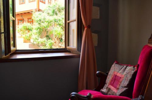 Erietta Suites - main image