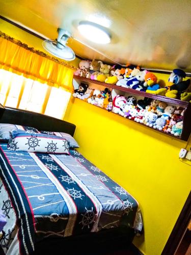 Entire House with 4 rooms near SM Molino and Vermosa Ayala, Imus