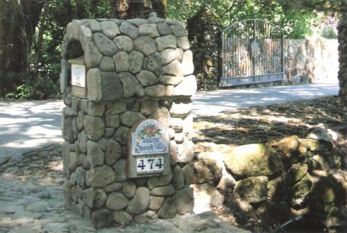 Spanish Villa Inn – St. Helena, CA