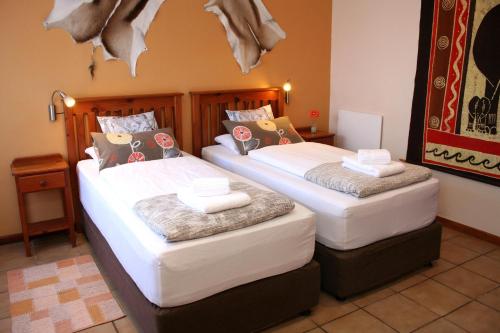 Avenues Guesthouse Room Type - Twin Room