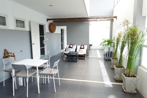 Facilities, White Monkey Guesthouse in Phetchaburi