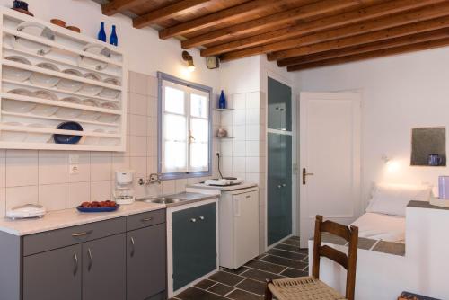 Aris & Maria Houses 4