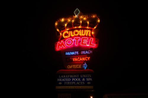 Crown Motel