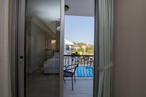 Double Room with Pool View