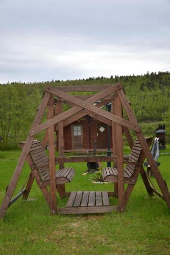 Ieeja, Tenon Erakievari mokit in Karigasniemi