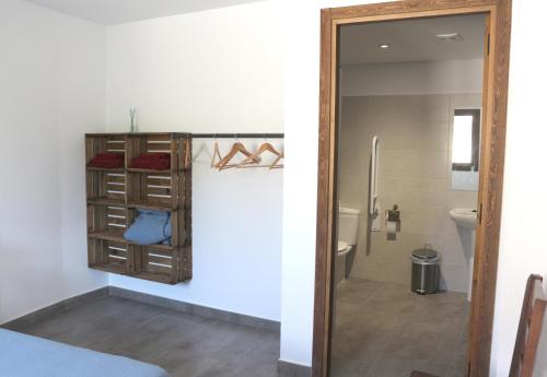 Zuhanyzó, Alberg Cal Manel in Saldes