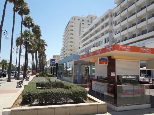 Marina's Rooms Xrisopolitissa Larnaca - image 4