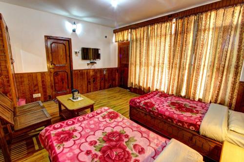 Dragon Inn – Manali, PA