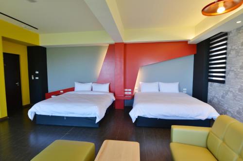 2 queen beds