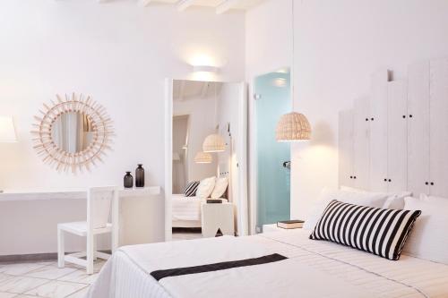 Guestroom, Mr. and Mrs. White Paros - Small Luxury Hotels of the World in Paros Island