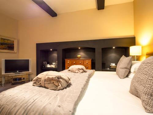 Six Brunton Place - image 2