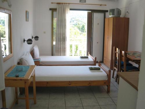Studio (2 Adults)
