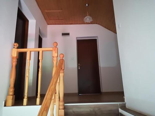2 bedrooms, 6 beds