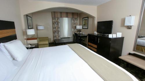 Country Inn & Suites by Radisson, Shelby, NC