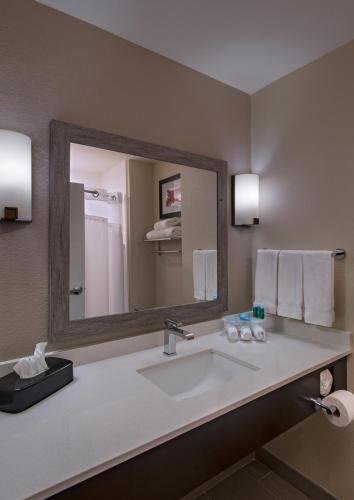 Holiday Inn Express & Suites Austin NW - Four Points, an IHG Hotel in Four Points, USA