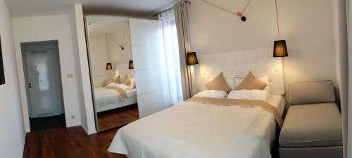 Deluxe Triple Room image 7