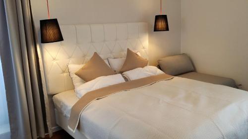 Deluxe Triple Room image 9