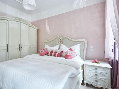 Apart House Plesia
