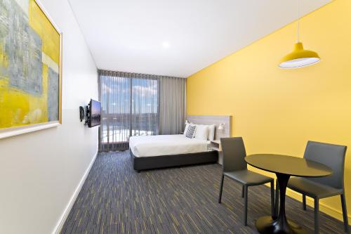 Value Suites Green Square - image 4