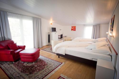 2 twin beds