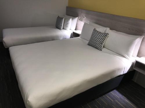 Value Suites Green Square - image 11
