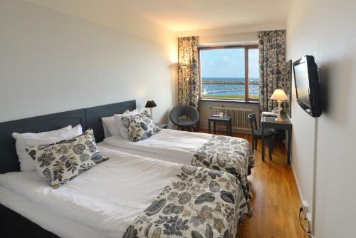 Standard Twin Room with Sea View - Non-Smoking