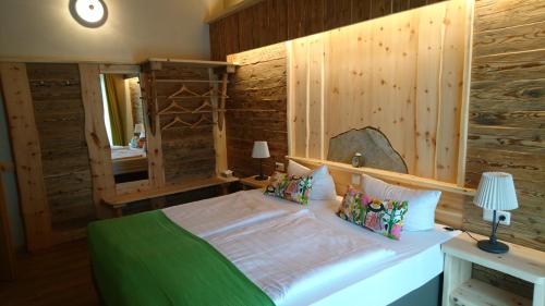 Hotel & Auberge le Journal 9.5km von Frohnhofen entfernt