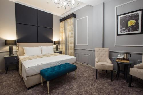 Peninsula Boutique Hotel Room Type - Deluxe Double Room
