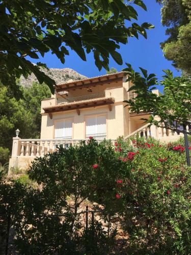 

Villa Suiza