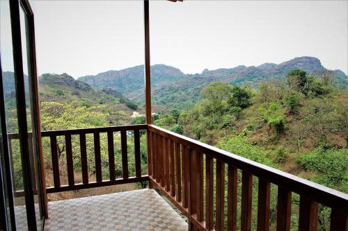 Erkély/terasz, Aditya Forest Eco Resort in Abu-hegy