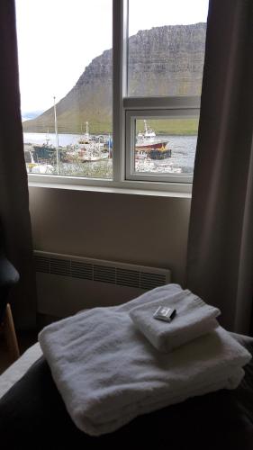 Harbour Inn - Guesthouse in Bildudalura