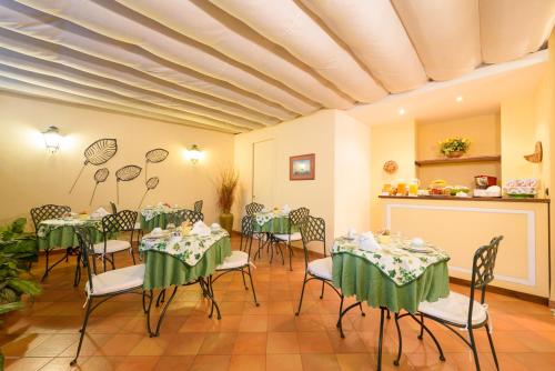 Hotel Mergellina - image 2