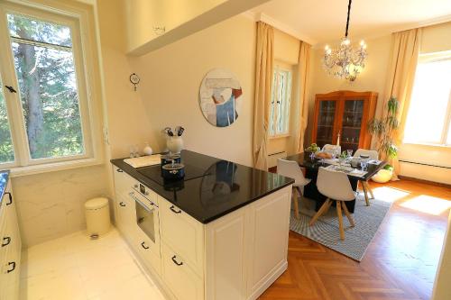 Apartment MiraMare on the beach, Split (photo 3)