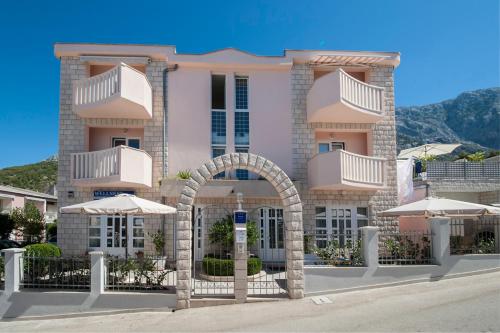  House Bacak - Apartment & Wellness-Studio, Pension in Baška Voda