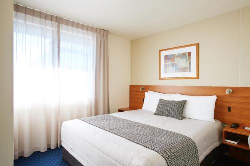 Ventura Inn & Suites Hamilton Room Type - Deluxe King Studio
