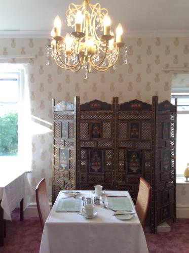 Inglenook Guest House - image 4