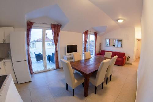 Apartments Leut in Jezera