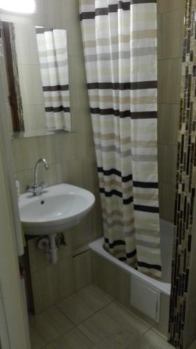 West City Apartments - image 12
