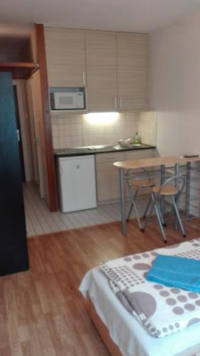 West City Apartments - image 13