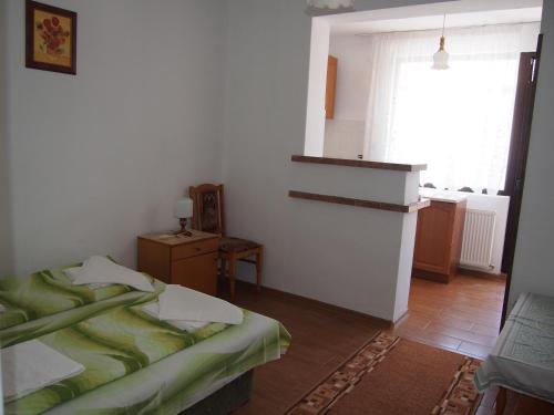 Two-Bedroom Apartment with Garden View room in Keni Guest House