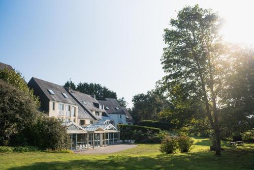 Latitude Ouest Hotel Restaurant & Spa - Hôtel - Locronan