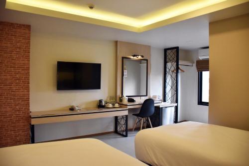 room detail thumbnail 1