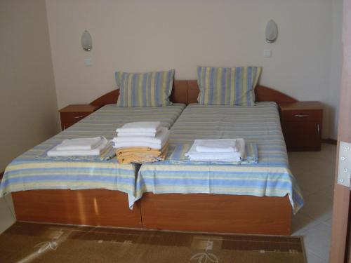 One-Bedroom Apartment with Pool View image 8
