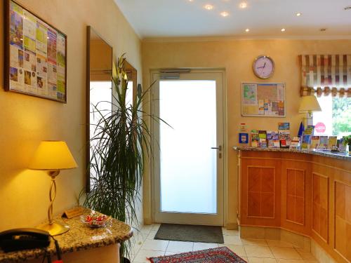 ホテル クリエムヒルド アム ヒルシュガーテン イン ミュンヘン ニンフェンブルク