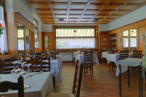 Hotel Corona - image 7