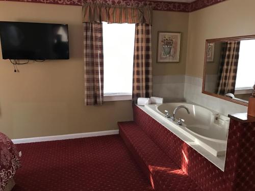 Exit 5 Motel & Cottages - image 5