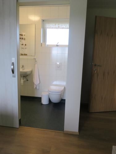 Dilksnes Guesthouse - image 14